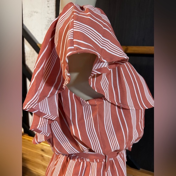 She and Sky salmon dress with white stripes size L pre loved - Picture 7 of 12